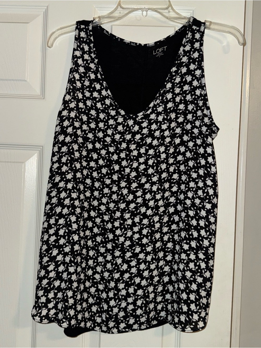 LOFT Black & White Floral V-Neck Sleeveless Camisole Top